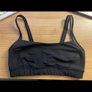 Black lululemon sports bra